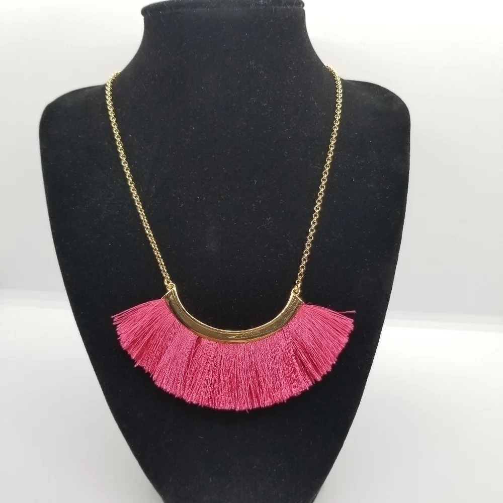 Stella & Dot Eden Fringe Necklace gold tone and hot pink